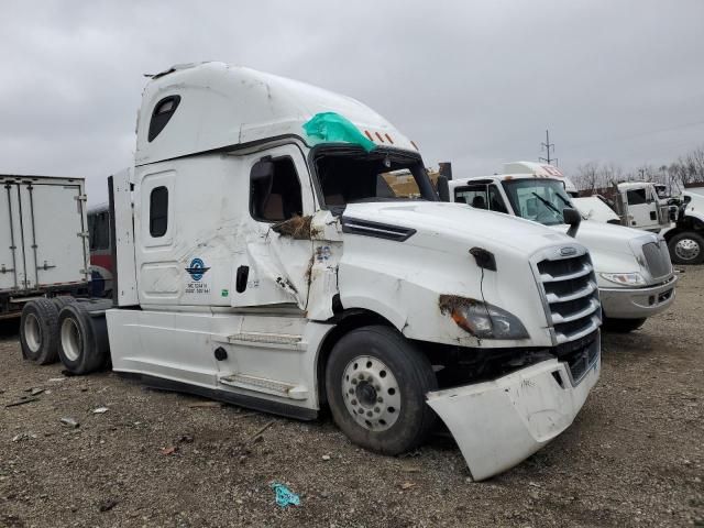 2020 Freightliner Cascadia 126