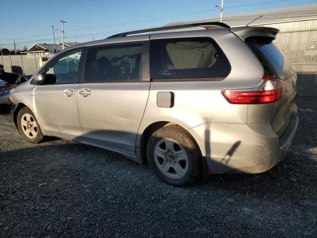 2017 Toyota Sienna LE