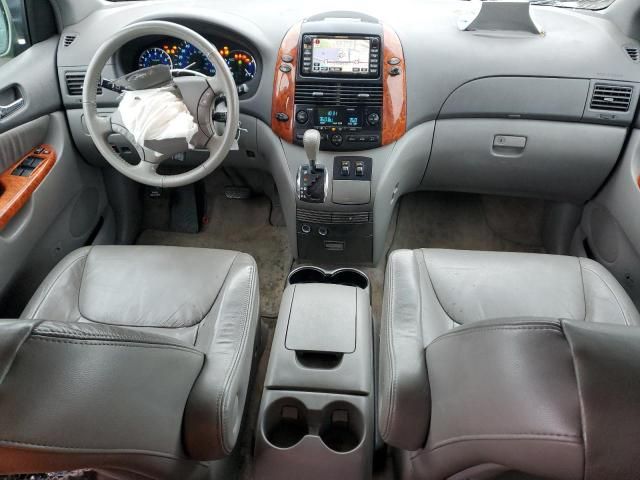 2010 Toyota Sienna XLE