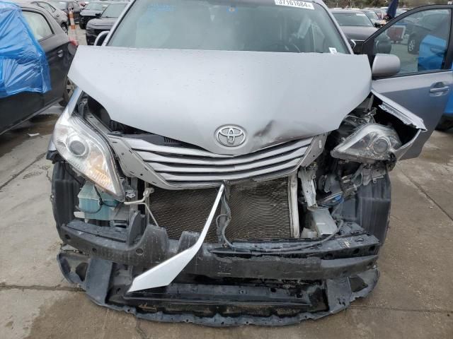 2015 Toyota Sienna LE