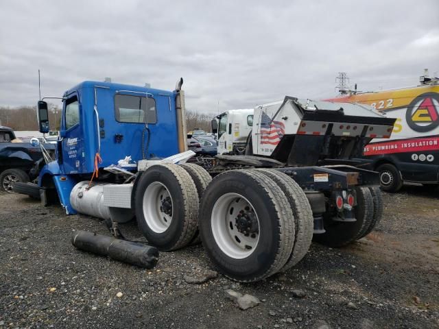 2017 Freightliner Columbia 112