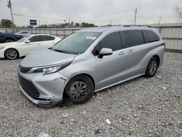 2022 Toyota Sienna XLE