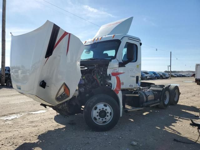 2022 Freightliner Cascadia 126