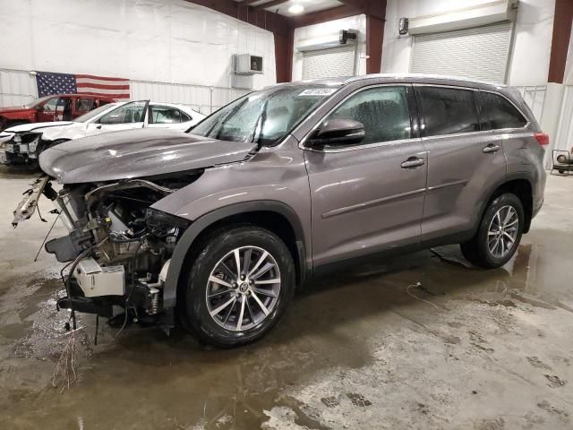 2019 Toyota Highlander SE