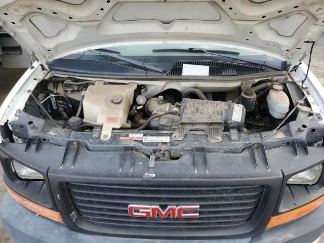 2003 GMC Savana Cutaway G3500