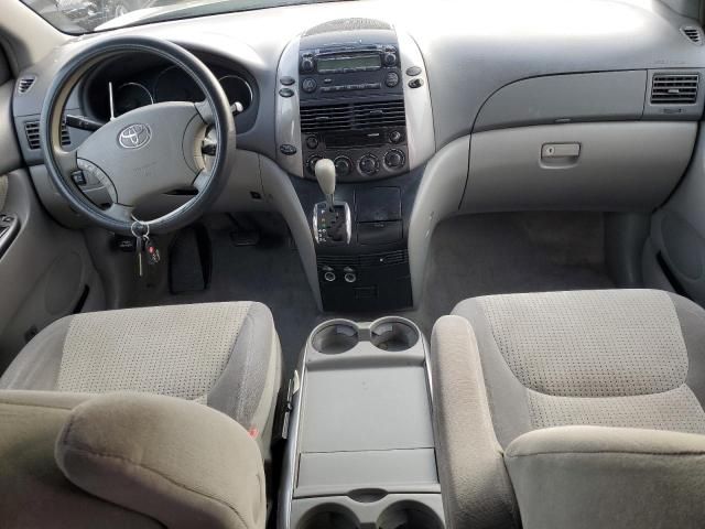 2009 Toyota Sienna CE