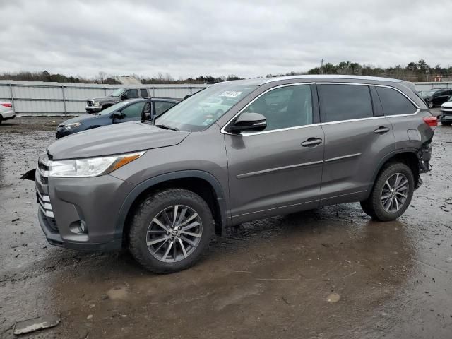 2017 Toyota Highlander SE