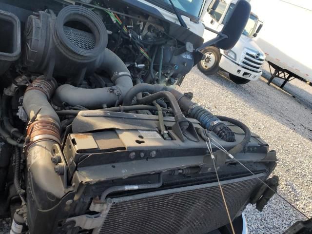 2010 Kenworth Construction T270