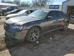 Vehiculos salvage en venta de Copart Wichita, KS: 2017 Chrysler 300 S
