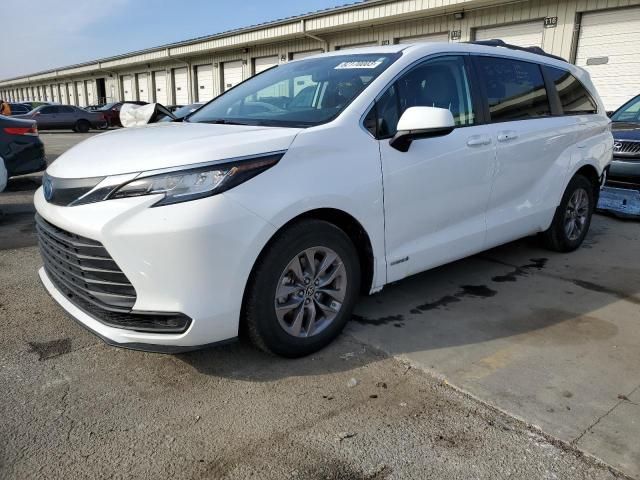 2021 Toyota Sienna LE