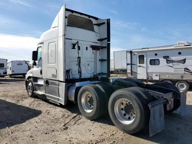 2018 Freightliner Cascadia 113