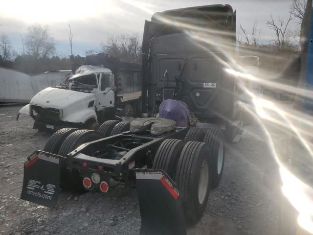 2018 Freightliner Cascadia 113