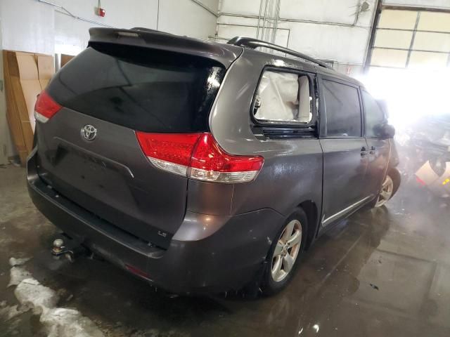 2013 Toyota Sienna LE