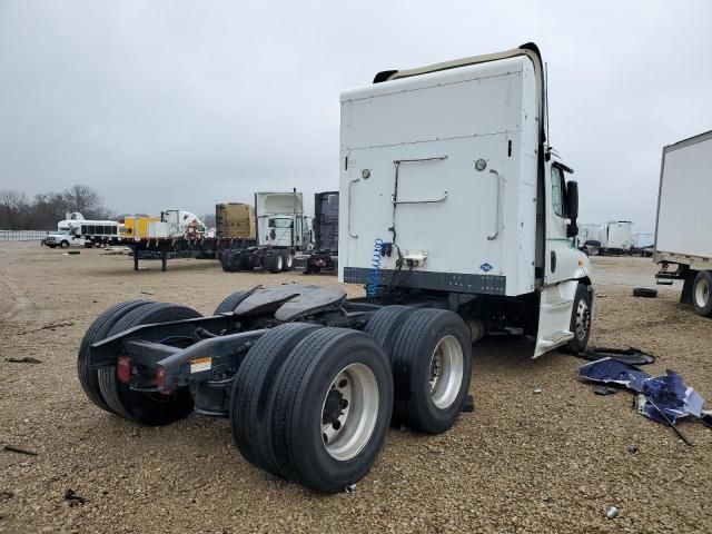 2014 Freightliner Cascadia 113