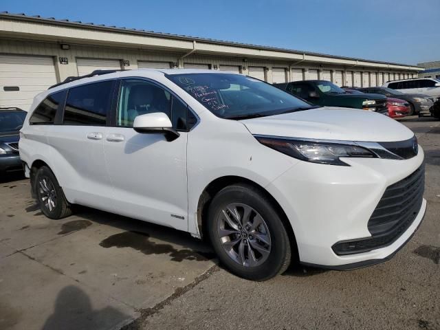 2021 Toyota Sienna LE