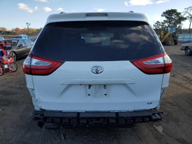 2017 Toyota Sienna LE