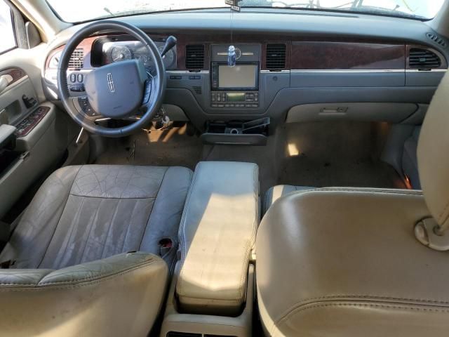 2006 Lincoln Town Car Signature