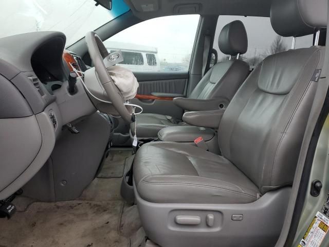 2010 Toyota Sienna XLE