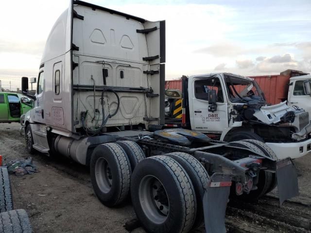 2019 Freightliner Cascadia 126