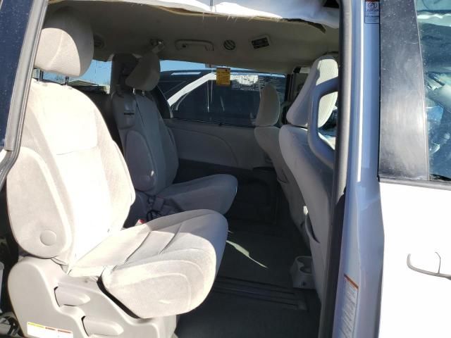 2017 Toyota Sienna LE