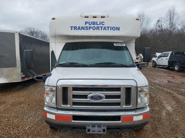 2006 Ford Econoline E450 Super Duty Cutaway Van