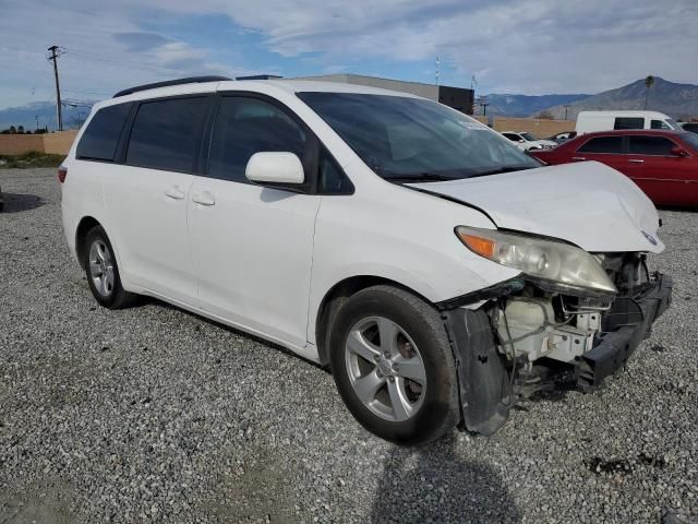 2015 Toyota Sienna LE