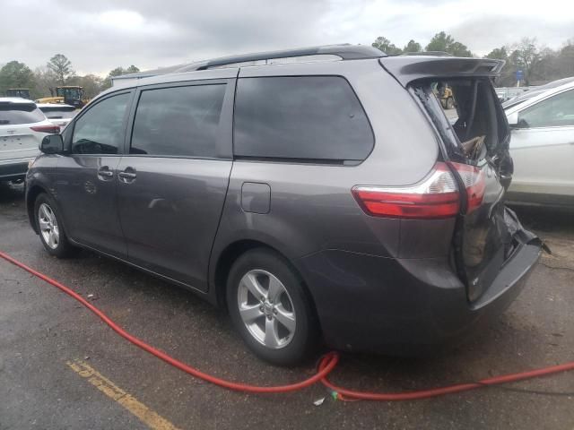 2017 Toyota Sienna LE