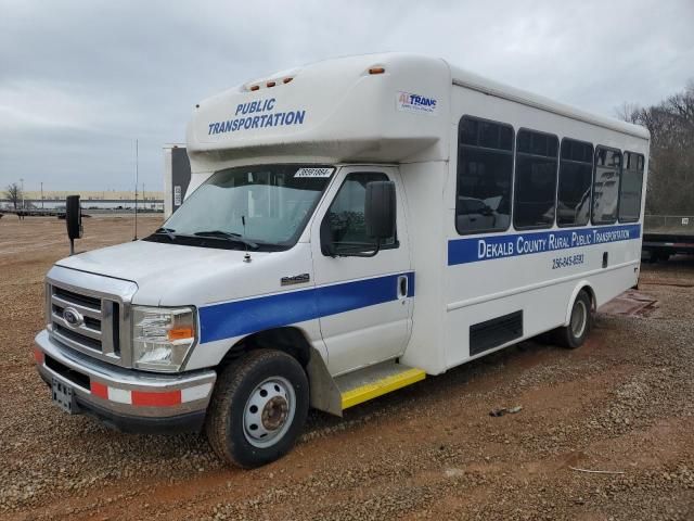 2006 Ford Econoline E450 Super Duty Cutaway Van