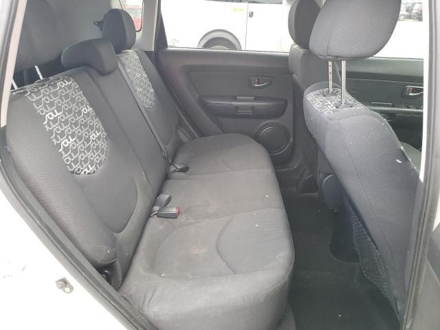 2011 KIA Soul +