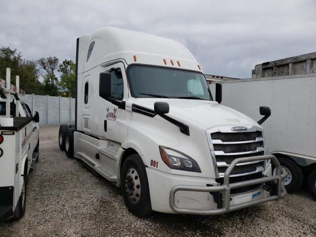 2019 Freightliner Cascadia 126