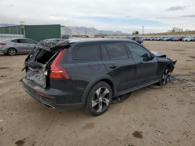 2020 Volvo V60 Cross Country T5 Momentum