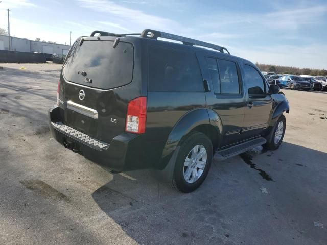 2005 Nissan Pathfinder LE