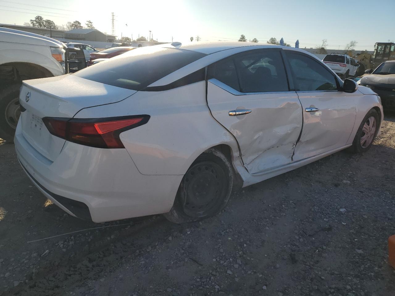 2020 Nissan Altima s