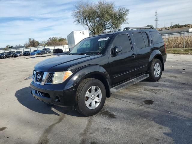 2005 Nissan Pathfinder LE