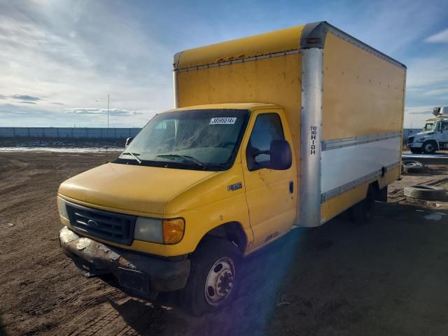 2005 Ford Econoline E350 Super Duty Cutaway Van