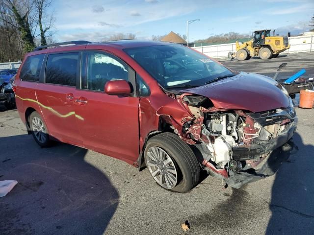 2020 Toyota Sienna XLE