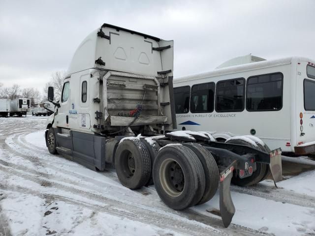 2020 Freightliner Cascadia 126