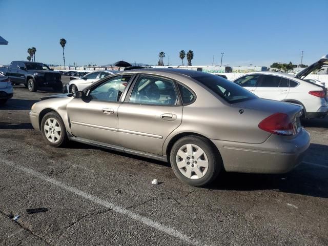 2004 Ford Taurus LX