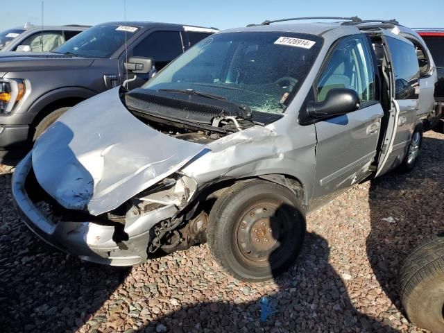 2005 Chrysler Town & Country LX