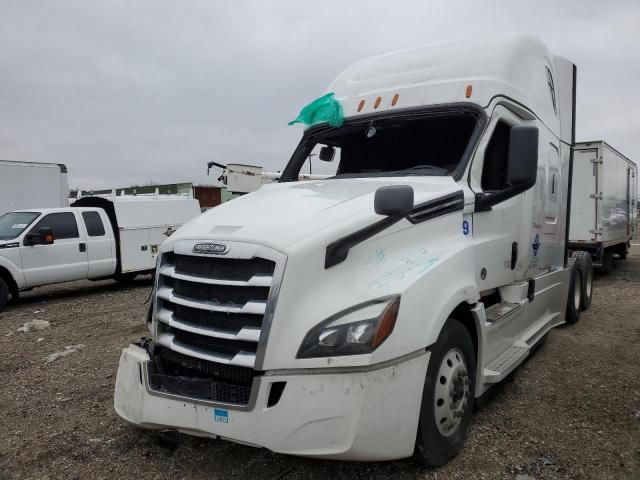 2020 Freightliner Cascadia 126