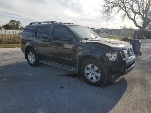 2005 Nissan Pathfinder LE