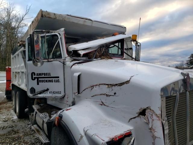 2002 Kenworth Construction T800