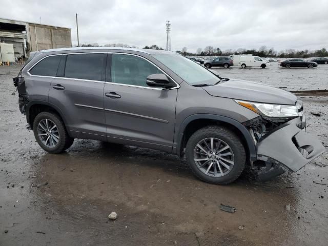 2017 Toyota Highlander SE