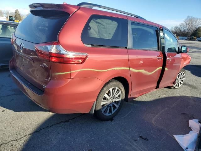 2020 Toyota Sienna XLE