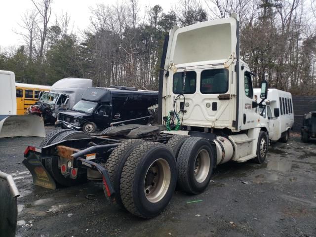 2016 Freightliner Cascadia 125