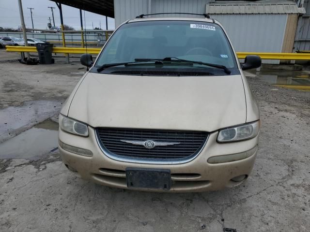 2000 Chrysler Town & Country LXI