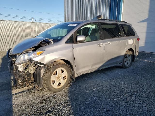 2017 Toyota Sienna LE