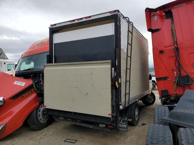 2011 Ford Econoline E350 Super Duty Cutaway Van
