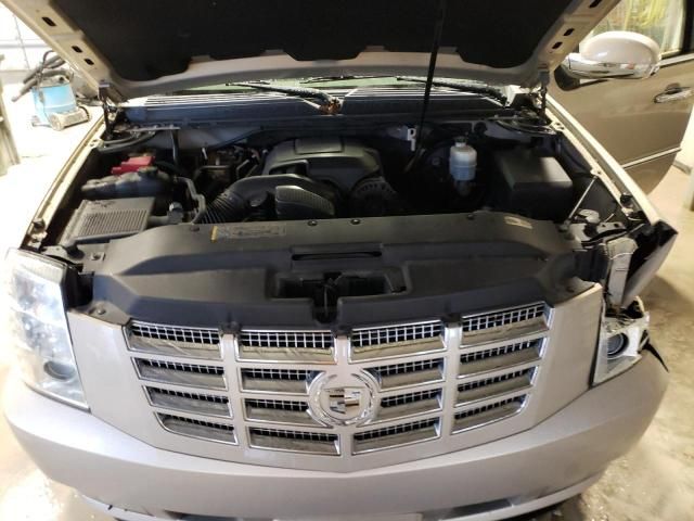 2011 Cadillac Escalade Luxury