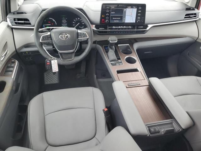 2022 Toyota Sienna XLE